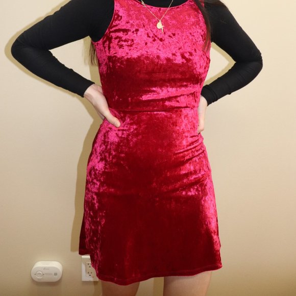 H&M Red Velvet Christmas Dress - Picture 2 of 3